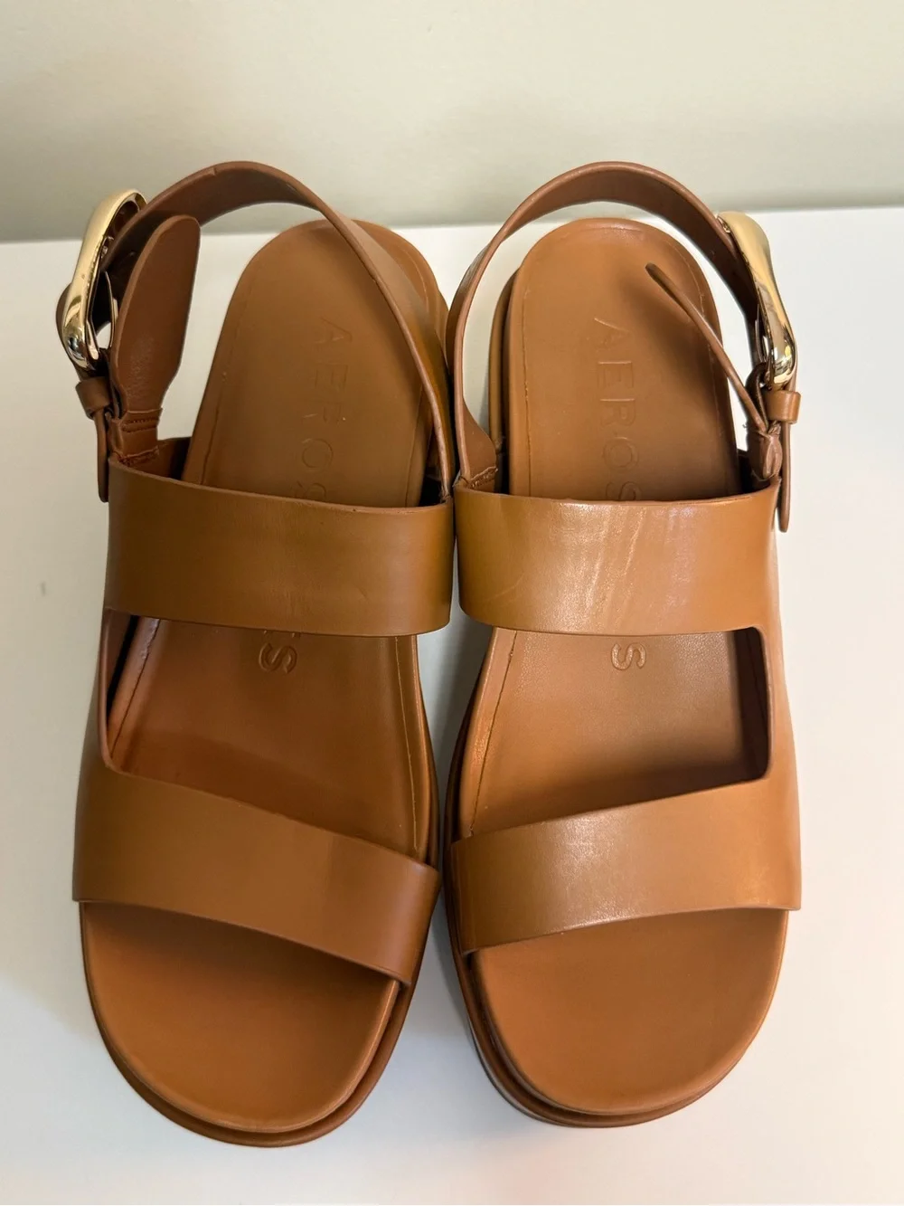 AEROSOLES stylish tan